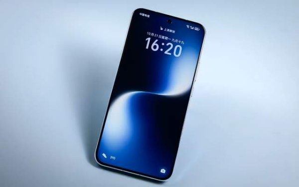 万生优配 荣耀Magic7跌至冰点价，16GB+512GB+骁龙8至尊版，售价更亲民了